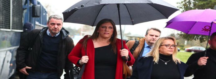 Λάρισα: Τινάχτηκε στον αέρα η δίκη για τα Τέμπη! Μετωπική Δικαστών με την Κωνσταντοπούλου: «Ζητάμε την παρέμβαση του Υπουργείου!»