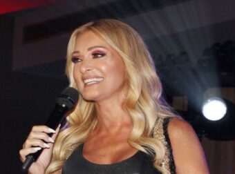 Η Νατάσα Θεοδωρίδου μάς παρουσιάζει την κούκλα μαμά της