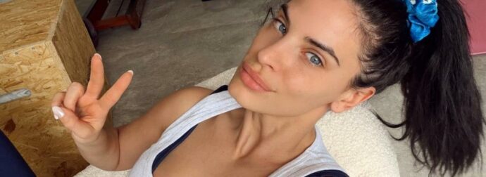 Η Χριστίνα Μπόμπα με τις φίλες της έτοιμες για να τις νοικιάσετε στα πάρτι σας