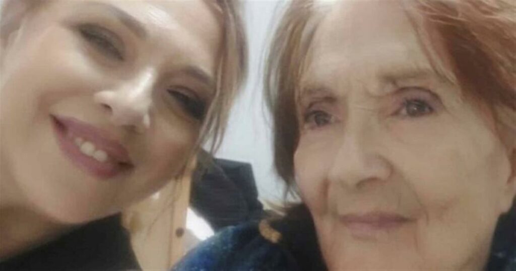 Συγκινεί η Ελένη Ράντου: «Δεν έχω αποδεχτεί τον θάνατο, ακόμη αντιστέκομαι, δεν μπορώ να δεχτώ πως θα φύγει η μητέρα μου»
