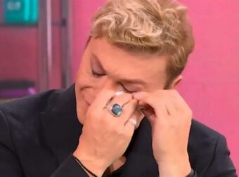 «Λύγισε» ο Τάκης Ζαχαράτος στο Moments: Γιατί δεν μπόρεσε να συγκρατήσει τα δάκρυά του