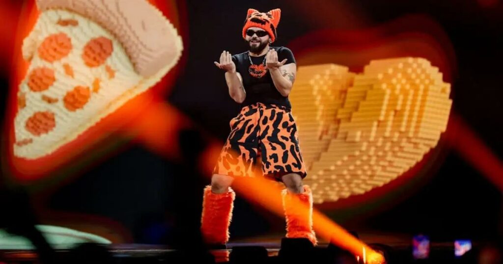 Eurovision 2026: Η Ευρώπη αποθέωσε τον Akyla που έβαλε «φωτιά» στη σκηνή του Α’ ημιτελικού με το «Ferto»