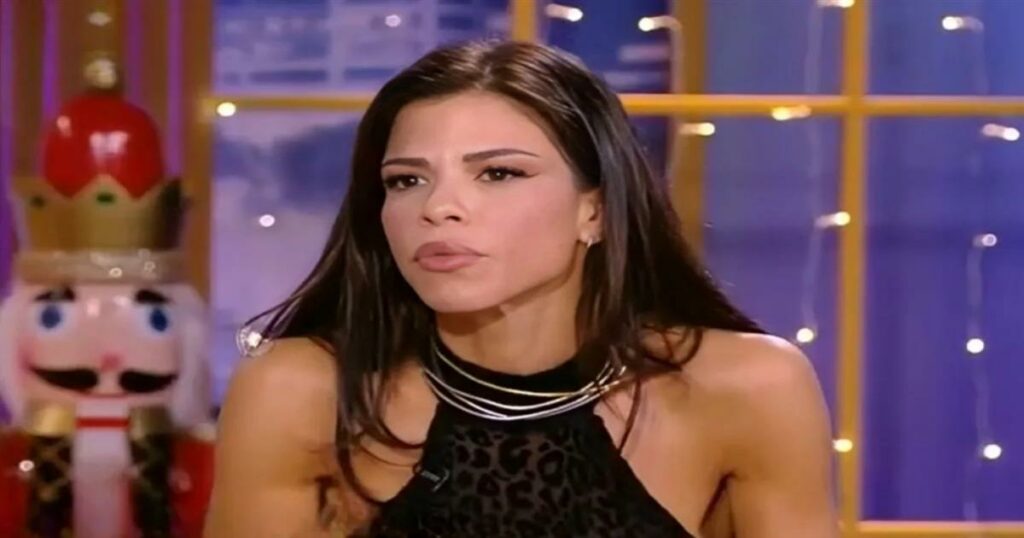 Δάφνη Καραβοκύρη: «Οδηγός ταξί αυτοϊκανοποιούνταν, οι πόρτες ήταν κλειδωμένες και τον παρακαλούσα κλαίγοντας» (video)