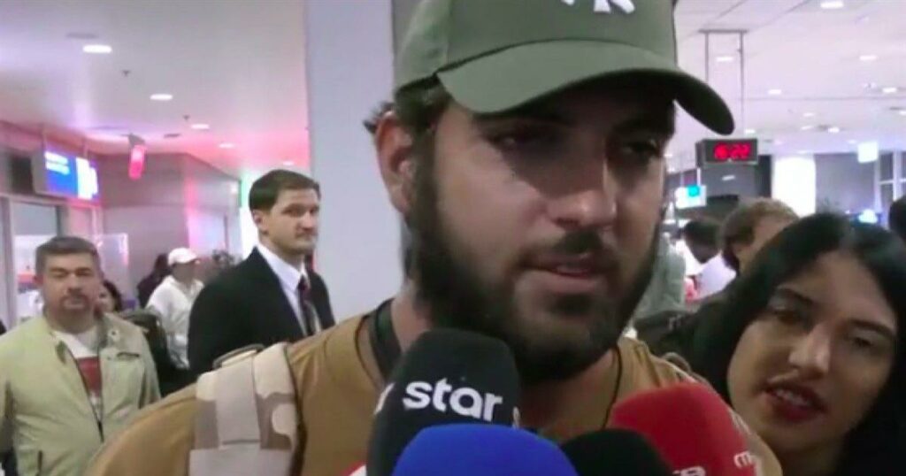 Survivor: Ο Μάνος Μαλλιαρός επέστρεψε στην Ελλάδα – Τα πρώτα του λόγια για το ατύχημα του Σταύρου Φλώρου