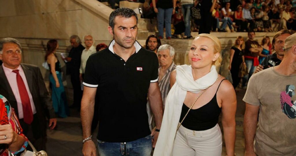 Γωγώ Μαστροκώστα: «Ο Τραϊανός είναι σαν ναυαγός, έτρεχε στα μοναστήρια για ένα θαύμα» – Η άγνωστη μάχη με τη μεταμόσχευση και η πολυοργανική ανεπάρκεια