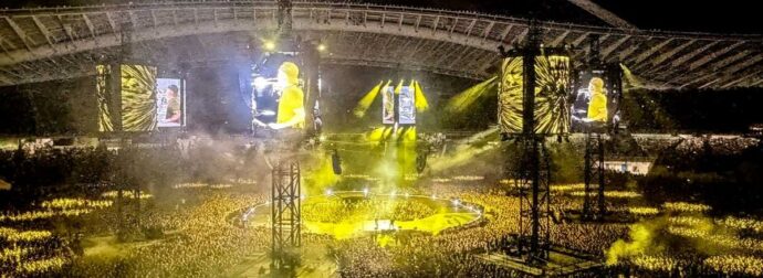 Οι Metallica ενθουσίασαν όταν έπαιξαν από Τρύπες το «Δεν χωράς πουθενά» (Βίντεο)