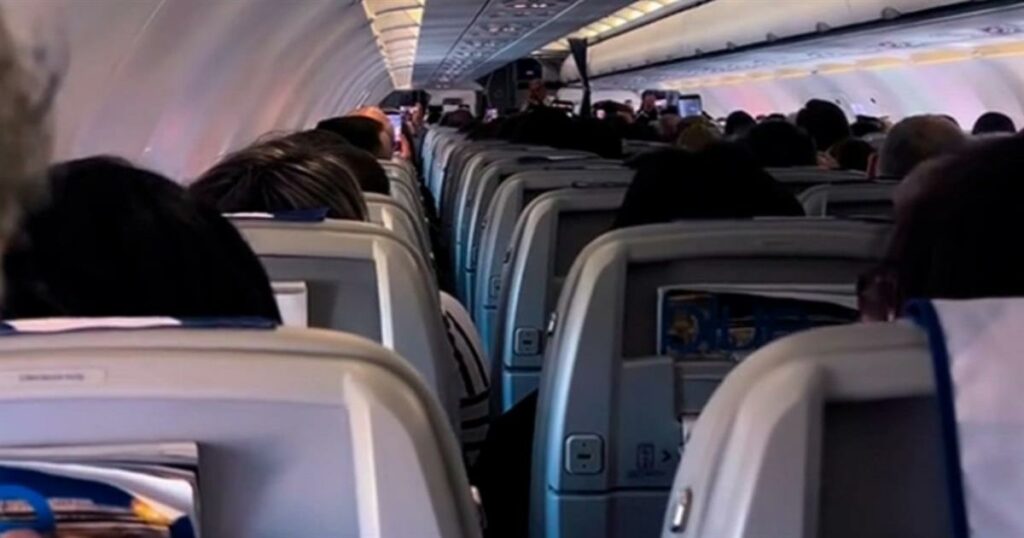 Aegean: Πιλότος αποχαιρετά τους επιβάτες μετά από 45 χρόνια – Το viral βίντεο που συγκίνησε όλο το διαδίκτυο