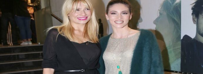Χαμός με τη Φαίη Σκορδά στο πάρτι Οικονομάκου & Τσερέλα – Όλοι σχολίασαν τι φόρεσε