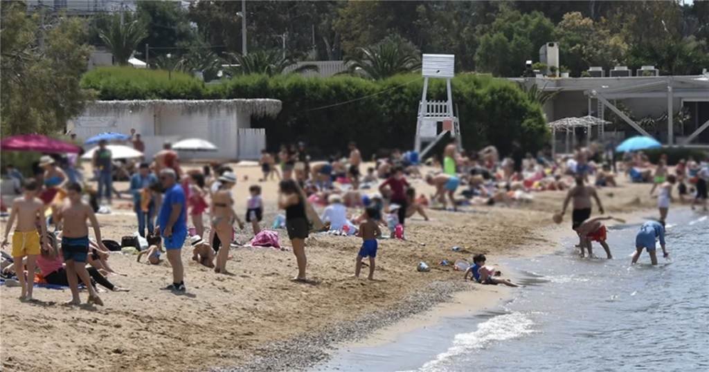 Καλύτερα μην πάτε για μπάνιο εκεί: 29 παραλίες της Αττικής που κρίνονται ακατάλληλες για κολύμπι, για τις 5 δεν το περιμέναμε με τίποτα…