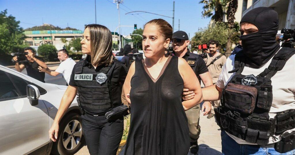 Αγία Παρασκευή: Τι γράφει το σημείωμα που άφησε στα παιδιά της πριν αυτοκτονήσει η πρώην σύζυγος και ηθική αυτουργός στη δολοφονία του Πολωνού καθηγητή