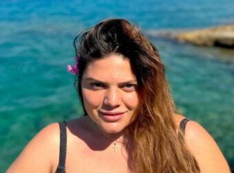 Δανάη Μπάρκα: Απαντά για τα κιλά πριν τον γάμο, με ατάκα από θρυλική σειρά με τη μητέρα της