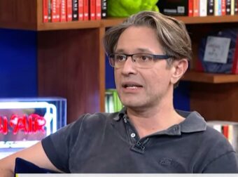 Αιμίλιος Χειλάκης: «Ο Τσίπρας είναι σαν τον πίνακα της Τζοκόντα, τη Μόνα Λίζα»
