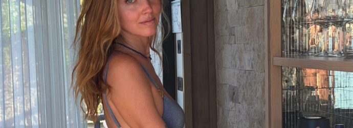 Από τη Μήλο στην Αθήνα: Η Κιάρα Φεράνι αποθέωσε τη χώρα μας στα ελληνικά – «Ελλάδα σ’αγαπώ»