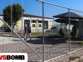 Τέμπη: «Αυτά δεν ήταν τρένα, δεν έπρεπε να αφήσετε τα παιδιά μας να μπουν» – Ξέσπασε μητέρα θύματος