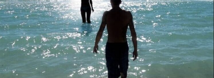 Αν ουρείς μέσα στη θάλασσα… δες τι σημαίνει αυτό – Τι συμβαίνει στο σώμα μας όταν το κάνουμε
