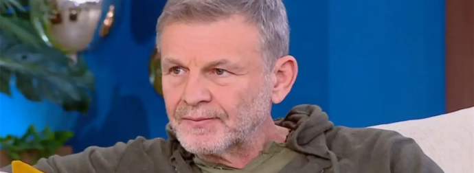 Απόστολος Γκλέτσος: Ξεσπάει ο κουμπάρος του και τον κρεμάει στα μανταλάκια – «Άνδρας δεν θα γίνει ποτέ!»