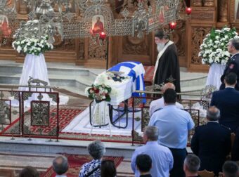 Κωνσταντίνος Λαιμοδέτης: Θρήνος στην κηδεία του 27χρονου Πυροσβέστη που έχασε τη ζωή του στη φωτιά – Φωτογραφίες
