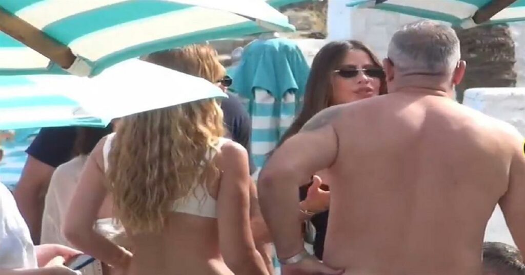 Όταν η Σοφία Βεργκάρα συνάντησε τον Αντώνη Ρέμο στη Μύκονο – Δείτε το βίντεο
