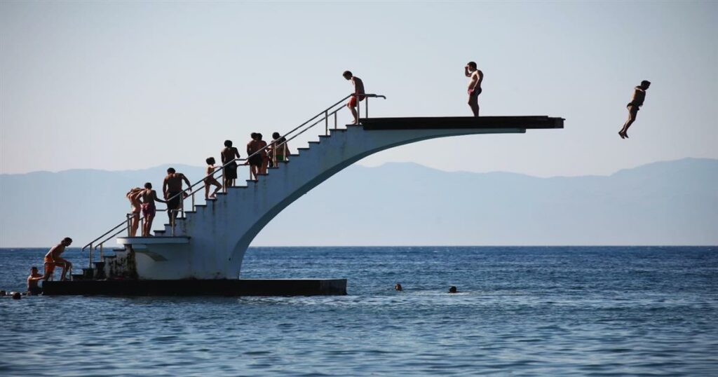 Απλησίαστες οι διακοπές για οικογένειες στην Ελλάδα: Τα ακτοπλοϊκά από 500 ευρώ, τα δωμάτια των 200 ευρώ και οι τιμές που «ξεφεύγουν»
