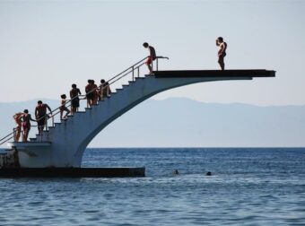 Απλησίαστες οι διακοπές για οικογένειες στην Ελλάδα: Τα ακτοπλοϊκά από 500 ευρώ, τα δωμάτια των 200 ευρώ και οι τιμές που «ξεφεύγουν»