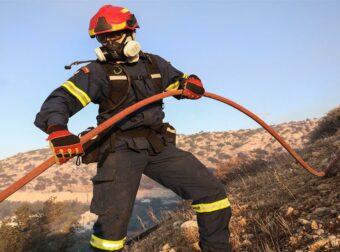 Μπλε για πρώτη φορά από το 2020 ο χάρτης κινδύνου πυρκαγιάς για όλη την Ελλάδα – «Έχουμε Άγιο» λέει ο Θοδωρής Κολυδάς
