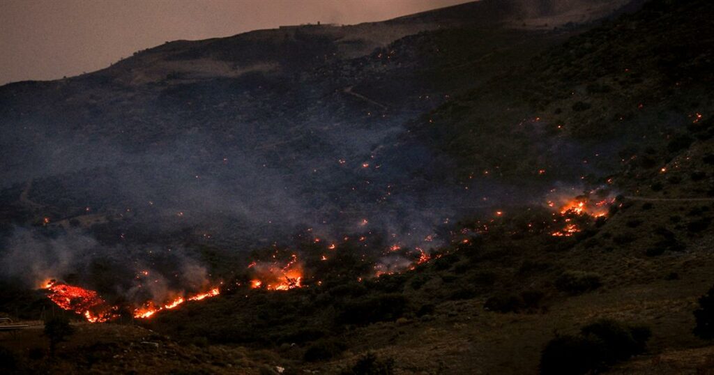 Δύσκολη η εικόνα στο Ρέθυμνο από τα πύρινα μέτωπα – «Προέχει η ανθρώπινη ζωή», λέει ο Γ. Τσαπάκος