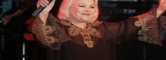 Μαίρη Λίντα: Η φρικτή δολοφονία της μητέρας της, η κακοποίηση από τον δεύτερο σύζυγό της και οι άγνωστες ιστορίες της ζωής της