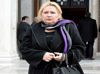 Καίτη Φίνου: «Δίστασα, σκέφτηκα πως θα με δουν τώρα χοντρή που τολμώ να γδυθώ»