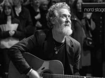 Τραγωδία στην άσφαλτο: Νεκρός σε τροχαίο γνωστός τραγουδιστής – Σοκ όταν αποκαλύφθηκε η ταυτότητά του