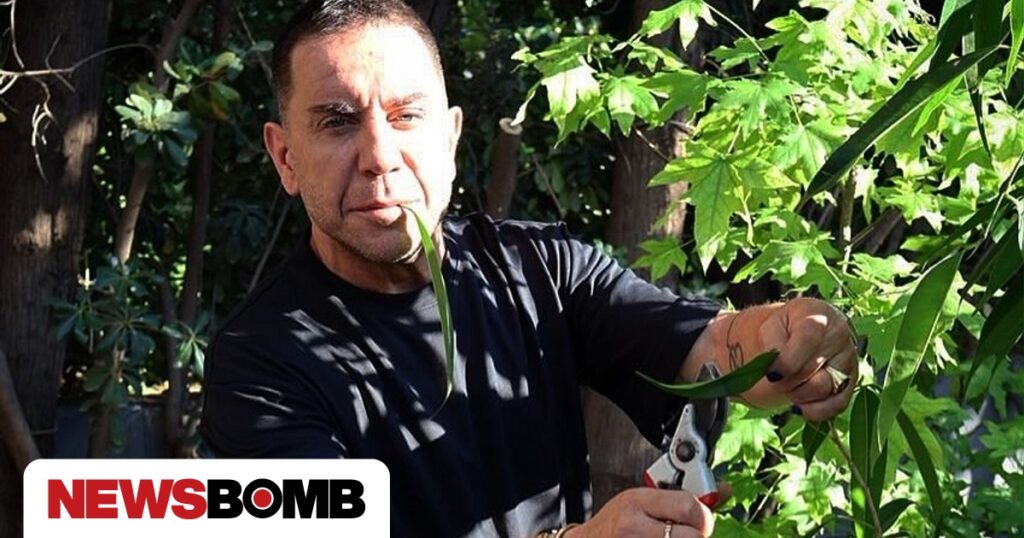 Γιώργος Μαζωνάκης: Έπιασε το κλαδευτήρι για να περιποιηθεί τον κήπο του – «Αγρότης μόνος ψάχνει»