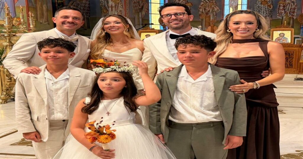 Μεγάλες Χαρές στην Οικογένεια της Καλομοίρας: Έφτασε η μεγάλη μέρα για το ζευγάρι και την Κόρη τους – Φωτο από το Χαρμόσυνο γεγονός
