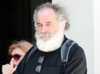 Θοδωρής Κατσαφάδος: Η εξομολόγηση για την απώλεια της συζύγου του – “Δυστυχώς δεν τα έχει όλα αυτά”