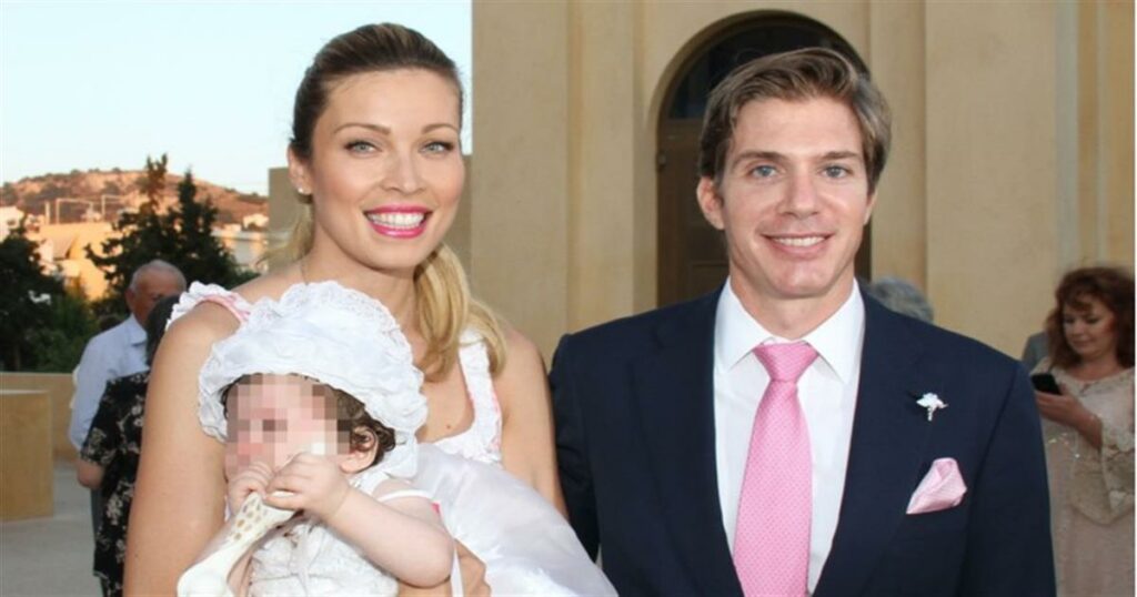 Μάργκω Πατίτσα: Έφτασε τον μπαμπά της στο ύψος, η κόρη Μαριέττας Χρουσαλά -Η φώτο μέσα στο χλιδάτο σαλόνι με τα ασημένια έπιπλα