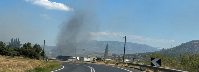 Φωτιά στον Σολομό Κορινθίας – Σοβαρό κυκλοφοριακό πρόβλημα στην εθνική οδό