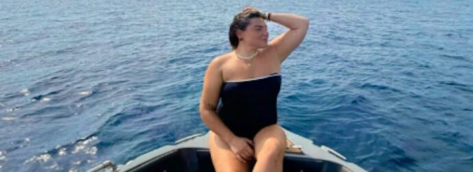 Η Δανάη Μπάρκα ποζάρει με μαγιό σε βόλτα της με σκάφος – «Πόσο καθόλου αυτονόητα είναι αυτά που έχουμε»