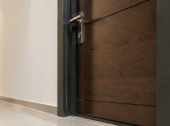 Πώς «μαρκάρουν» οι διαρρήκτες τα άδεια σπίτια – Το σημάδι με τη σιλικόνη – Πώς να προστατευτείτε