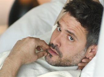 Χαμός στα social: Πασίγνωστος Έλληνας «τρέλανε» τον γυναικείο πληθυσμό με τις νέες του φωτογραφίες
