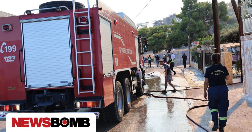 Φωτιά στη Σαλαμίνα: Σε ισχύ κυκλοφοριακές ρυθμίσεις – Συνεχίζονται οι απεγκλωβισμοί από θαλάσσης
