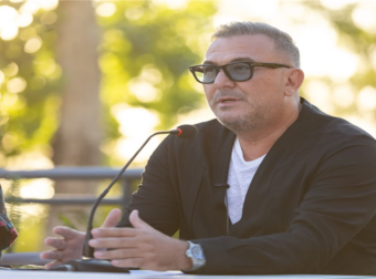 ΑΔΙΑΝΟΗΤΟ: Πού βρισκόταν ο Αντώνης Ρέμος την ώρα της κηδείας του Μαζωνάκη – Μόλις μαθεύτηκε και πάγωσαν όλοι