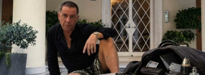 Τι περιείχε η τσάντα του Μαζωνάκη πριν τον θάνατο: Χρυσά κοσμήματα, χάπια, πανάκριβα αντικείμενα και μία… Μυρτώ – Πως τα ξεφορτώθηκαν οι τρελογιατροί