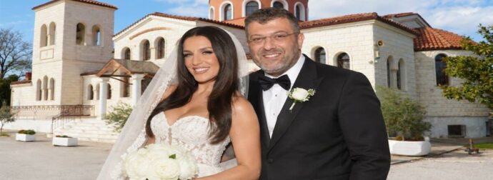 Ιουλία Καλλιμάνη: Παντρεύτηκε με τον Μιχάλη Τουρατζίδη – Τα δρακόντεια μέτρα ασφαλείας και οι πρώτες εικόνες από την εκκλησία