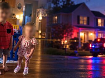 Φρίκη: Μητέρα μαχαίρωσε 50 φορές τα δύο παιδιά της – Ο 6χρονος γιος της κινδυνεύει να χάσει το χέρι του – Πήρε τη γιαγιά τηλέφωνο και ζήτησε βοήθεια (video)