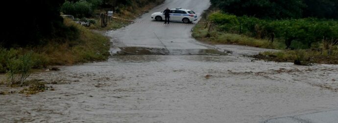 «Δεν μπόρεσα να σώσω τίποτα»: Πλημμύρισαν υπόγεια στην Εύβοια, καλλιέργειες και κατολισθήσεις – Απεγκλωβισμός δύο τουριστών