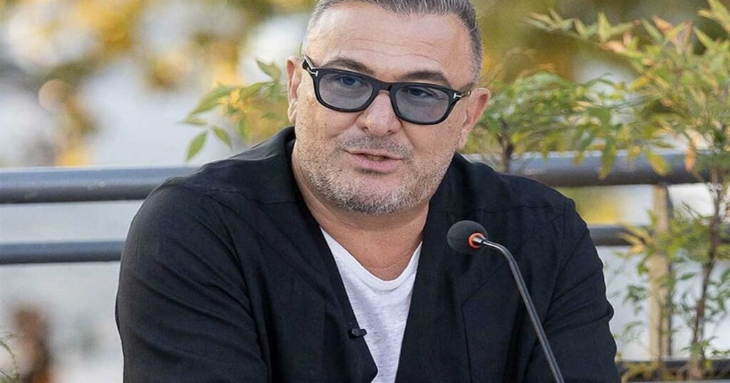 Αντώνης Ρέμος: «Ο Γιώργος Μαζωνάκης θα ήθελε να τραγουδήσουμε όλοι μαζί στη συναυλία μου γι’ αυτόν»