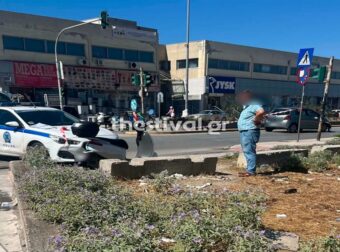 ΕΚΤΑΚΤΟ: Νεκρή 30χρονη – Έπεσε από τη μηχανή της και παρασύρθηκε από διερχόμενο αυτοκίνητο (video)