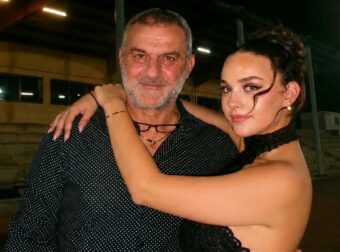 Τραϊανός Δέλλας: Η μεγάλη απόφαση μετά τον θάνατο της Γωγώς Μαστροκώστα & η νέα ζωή στην Κύπρο με την κόρη του