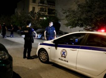 Θρίλερ με θύμα 25χρονη: Της έστησε καρτέρι και την πυροβόλησε – Το τηλεφώνημα τρόμου, η καταδίωξη και το «κρυφτό» σε πάρκο (video)