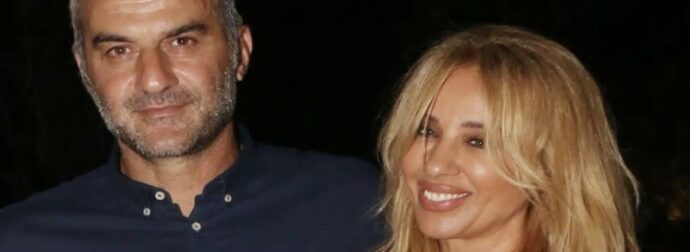 Γωγώ Μαστροκώστα: «Ήθελε οπωσδήποτε να πάει…» – Τα δάκρυα με τον Δέλλα στο κελί του Αγίου Πορφυρίου για το τάμα της