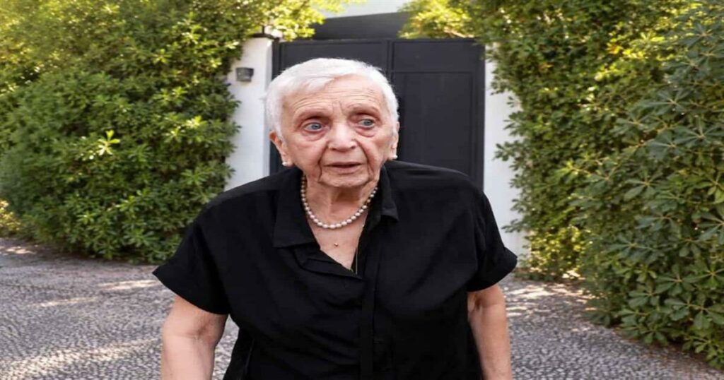 Ποτάμι τα δάκρυα! Κατέρρευσε η μάνα του Μαζωνάκη στο σπίτι του στη Βούλα – Τι αντίκρισε μαζί με τον ανακριτή και “λύγισε”