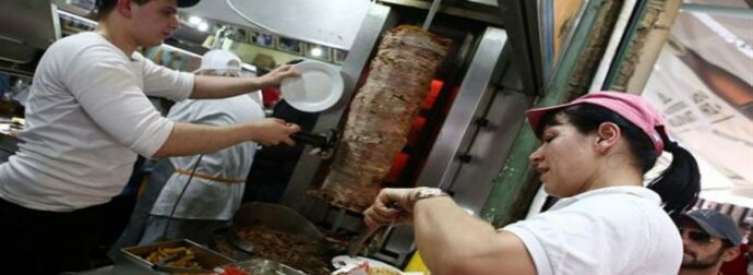Πόσο κόστιζε το πιτόγυρο το 2019 – Γιατί το πληρώνουμε «χρυσάφι» σήμερα;